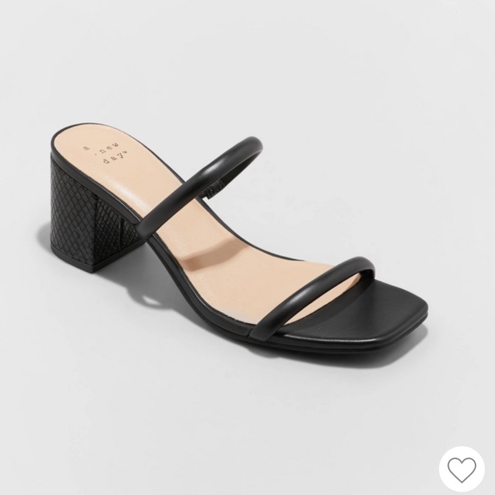 🖤 BRAND NEW 🖤 A New Day wide width black strappy block heels